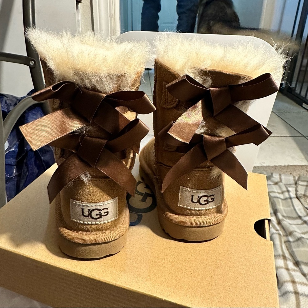 UGG Bailey Bow Boots Toddler 6
